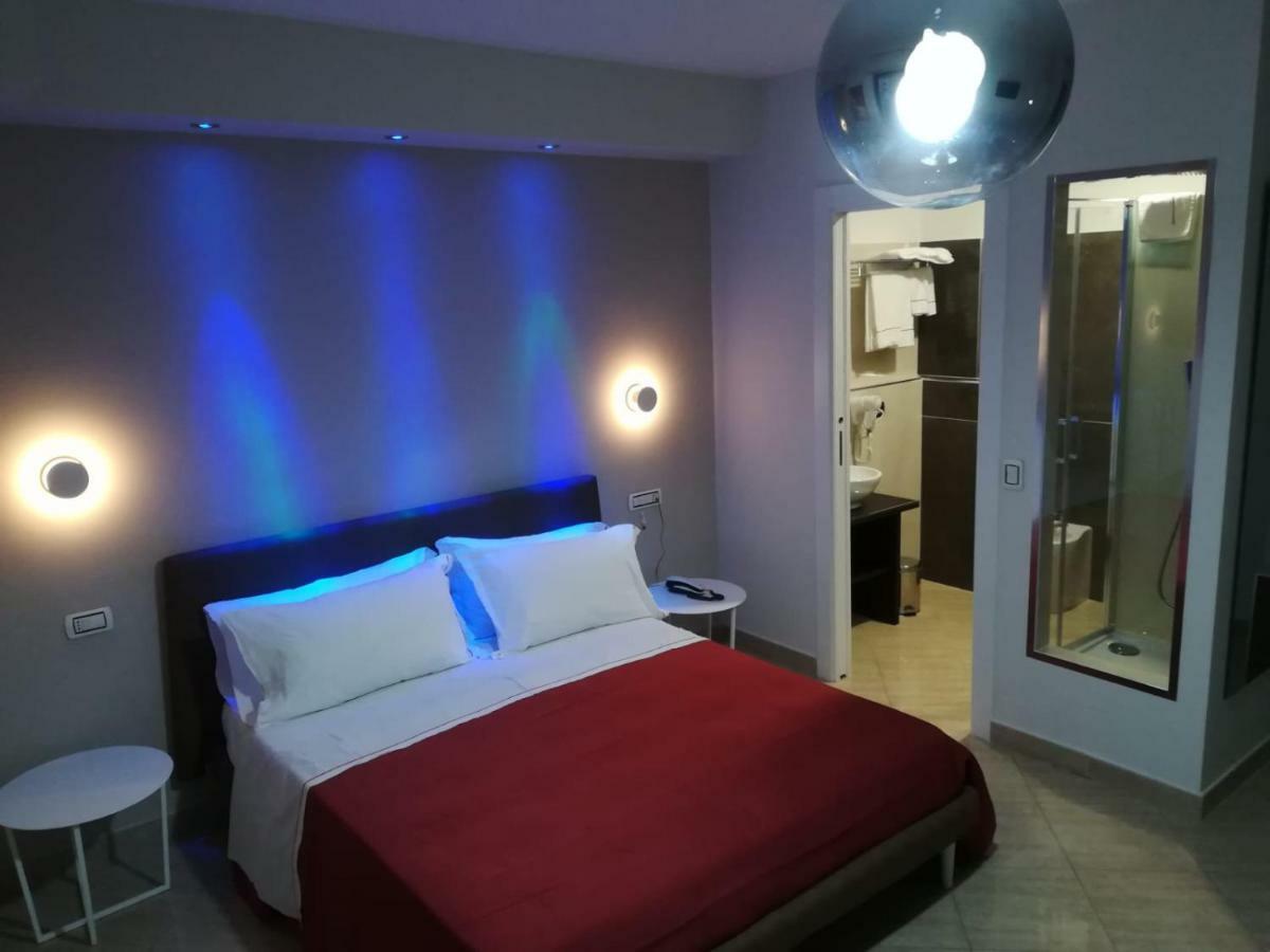 Sonevi Rooms Napoli Bagian luar foto