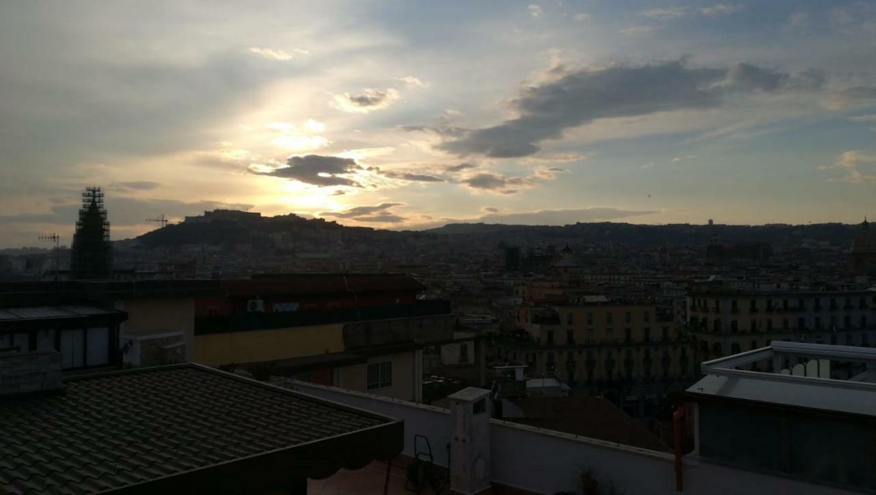Sonevi Rooms Napoli Bagian luar foto
