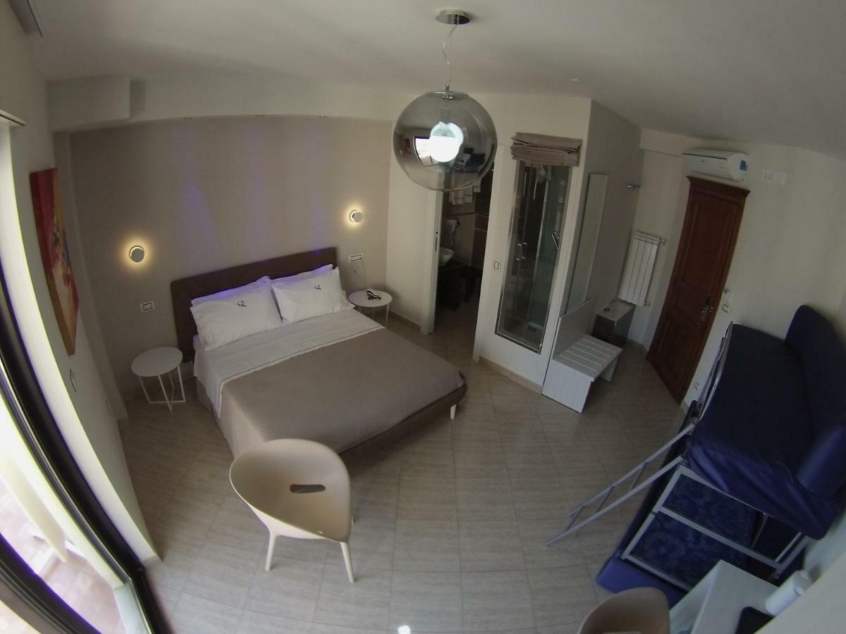 Sonevi Rooms Napoli Bagian luar foto