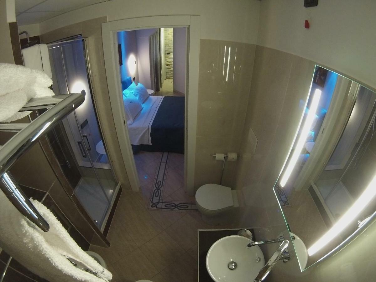 Sonevi Rooms Napoli Bagian luar foto