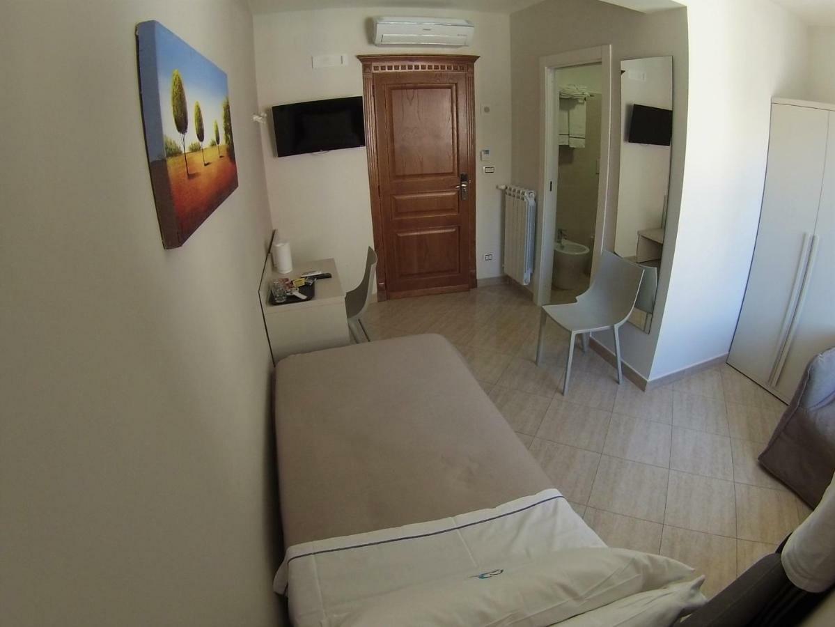 Sonevi Rooms Napoli Bagian luar foto