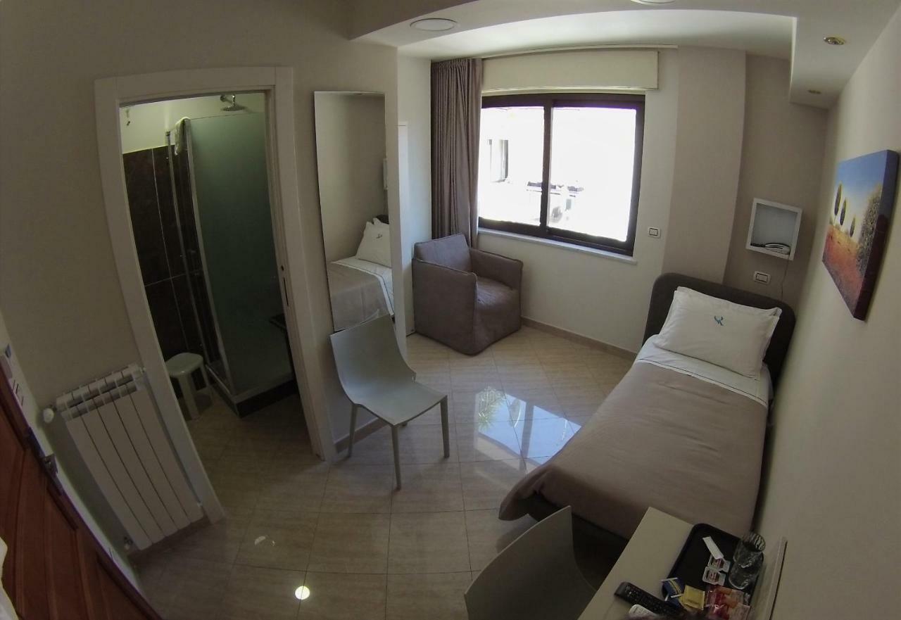 Sonevi Rooms Napoli Bagian luar foto