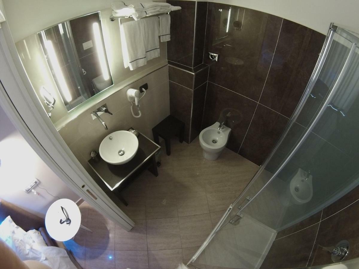 Sonevi Rooms Napoli Bagian luar foto