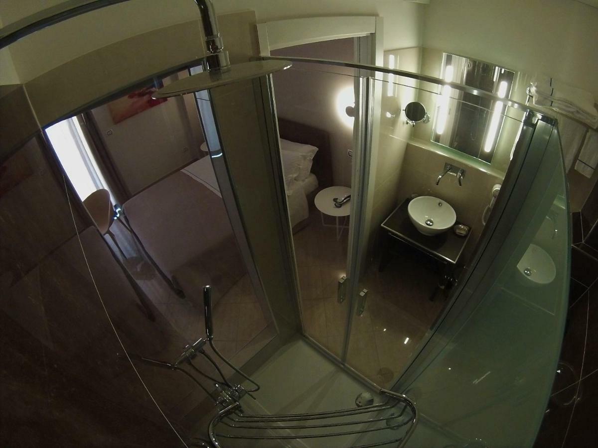Sonevi Rooms Napoli Bagian luar foto