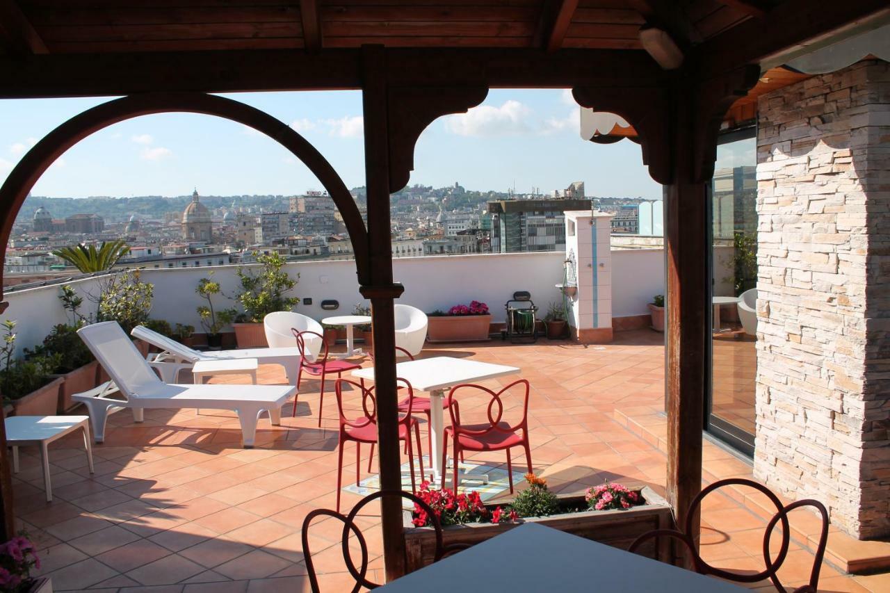 Sonevi Rooms Napoli Bagian luar foto