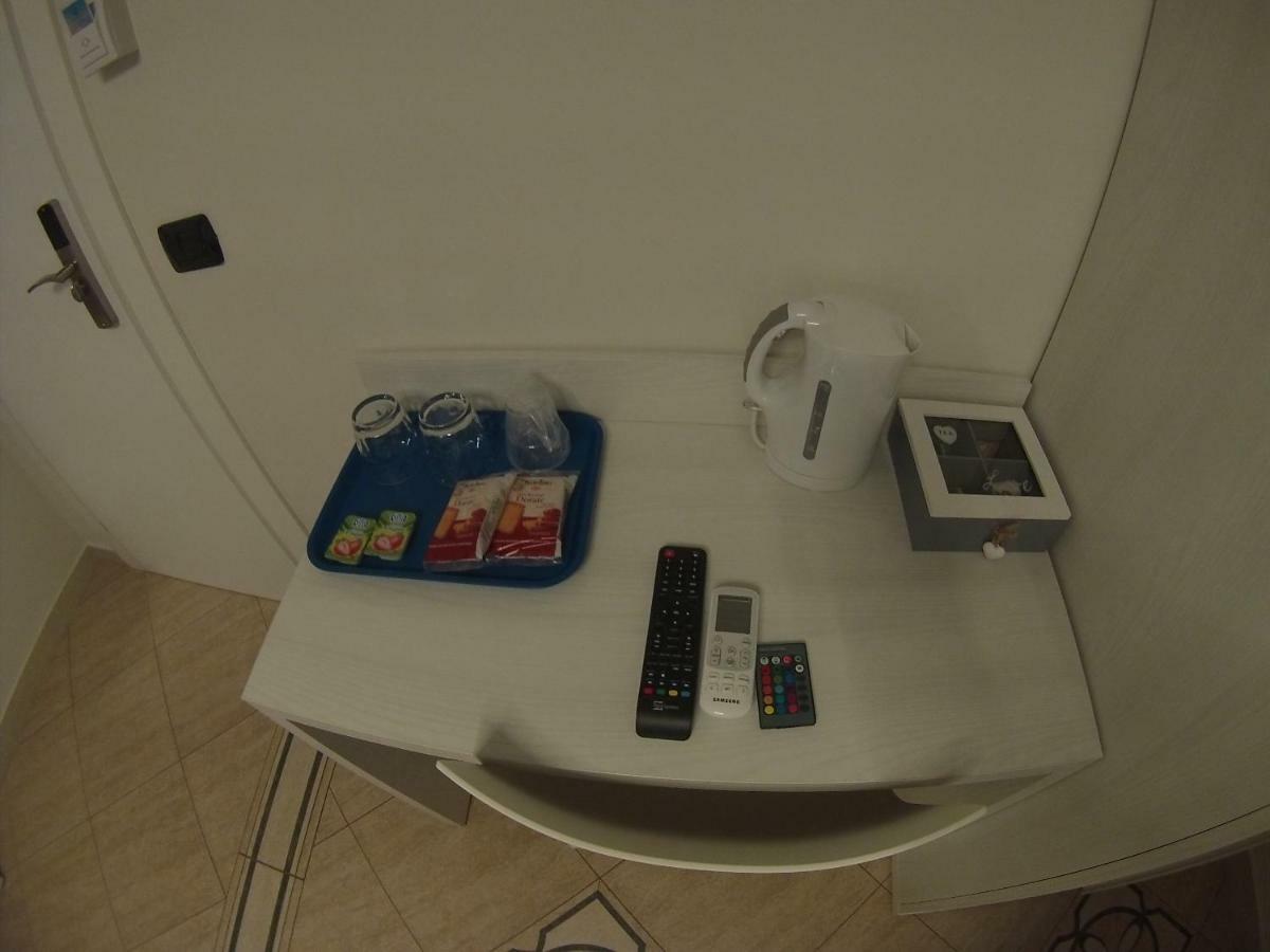 Sonevi Rooms Napoli Bagian luar foto