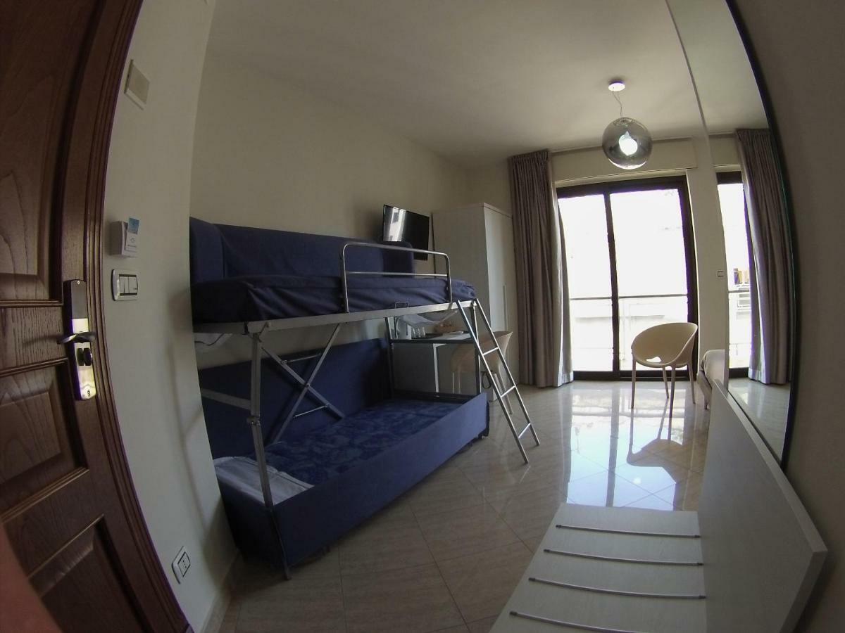 Sonevi Rooms Napoli Bagian luar foto