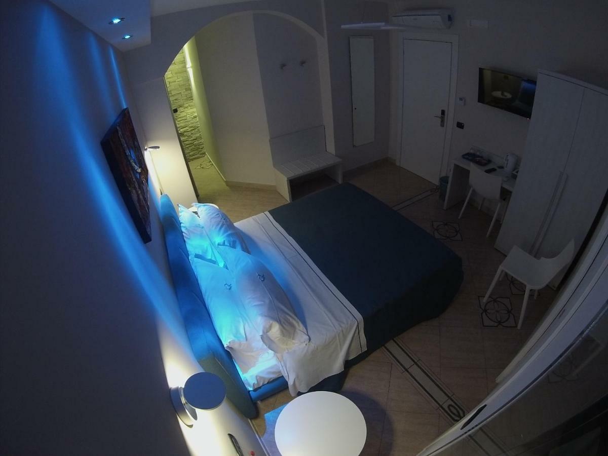Sonevi Rooms Napoli Bagian luar foto