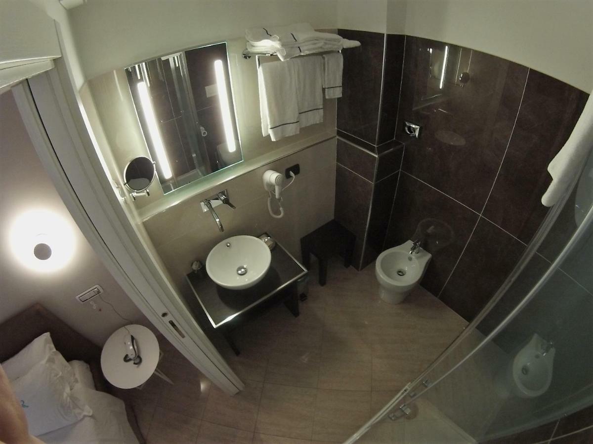 Sonevi Rooms Napoli Bagian luar foto