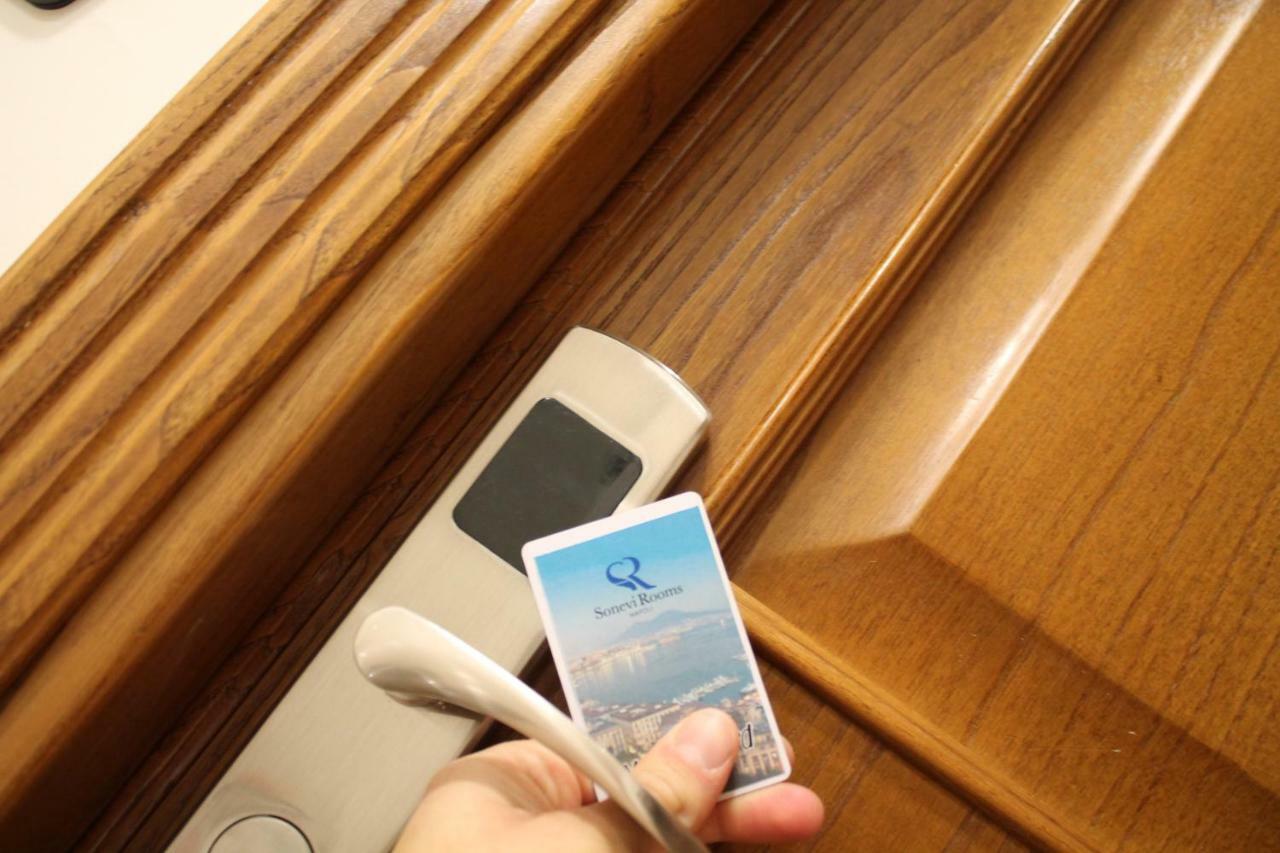 Sonevi Rooms Napoli Bagian luar foto