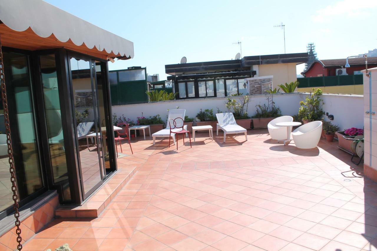 Sonevi Rooms Napoli Bagian luar foto