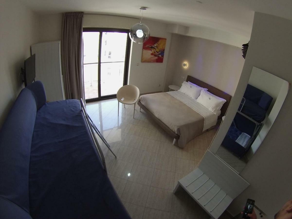 Sonevi Rooms Napoli Bagian luar foto