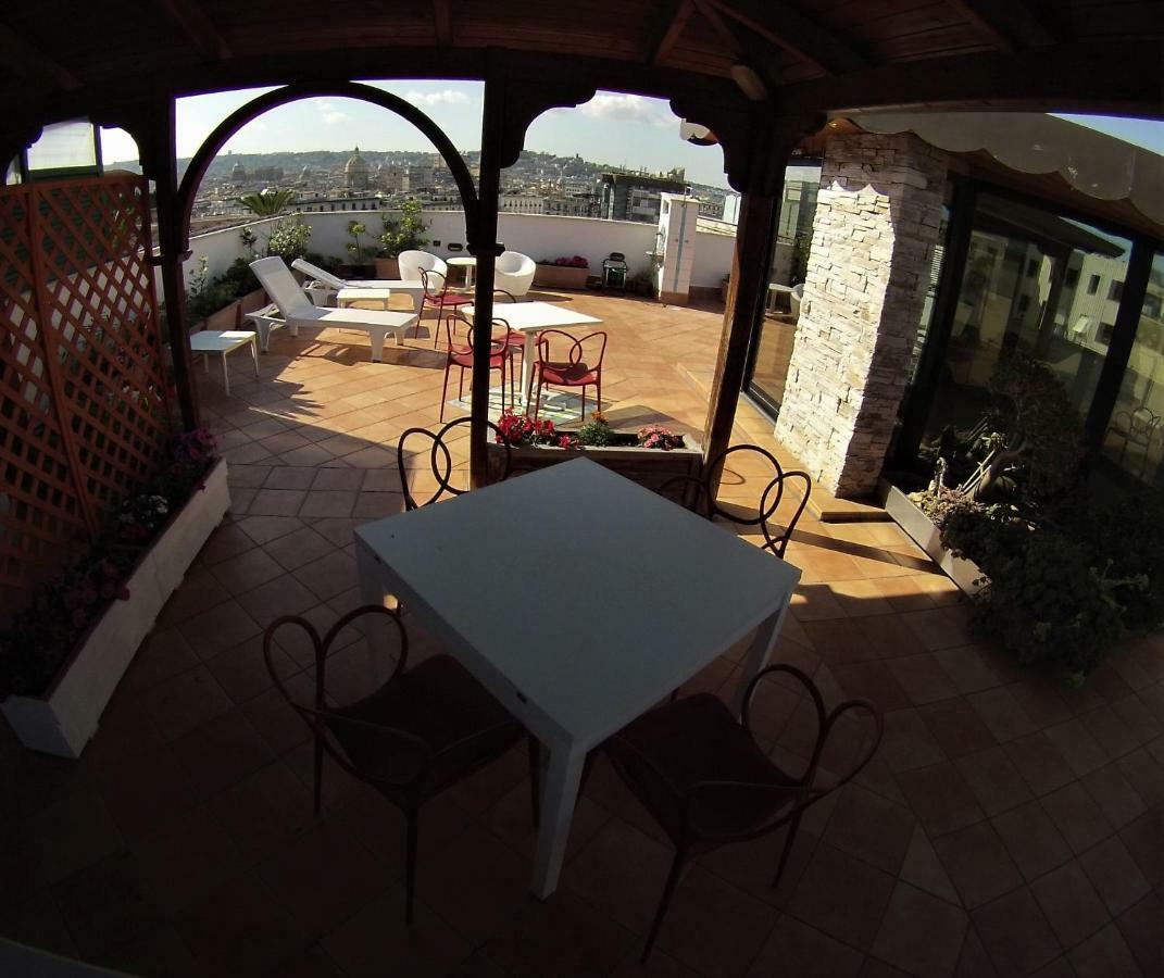 Sonevi Rooms Napoli Bagian luar foto