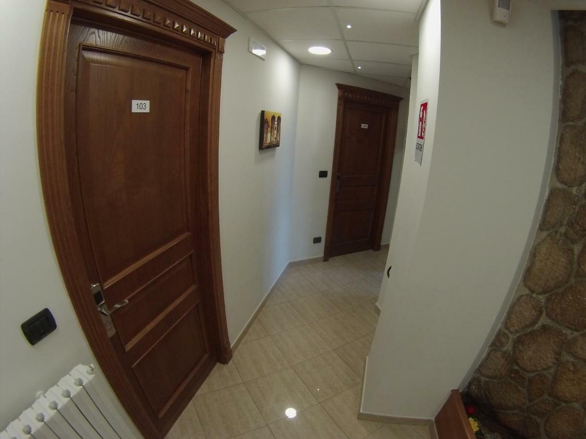 Sonevi Rooms Napoli Bagian luar foto
