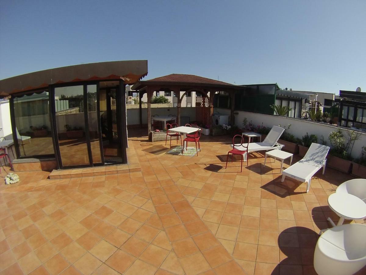 Sonevi Rooms Napoli Bagian luar foto