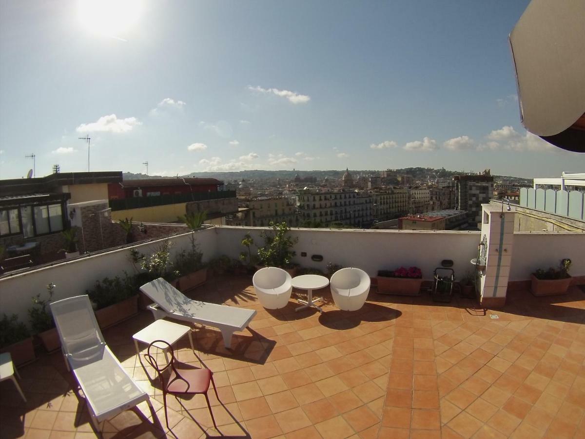 Sonevi Rooms Napoli Bagian luar foto