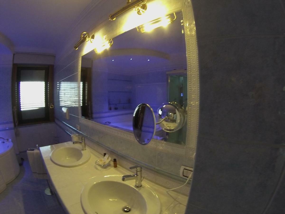 Sonevi Rooms Napoli Bagian luar foto